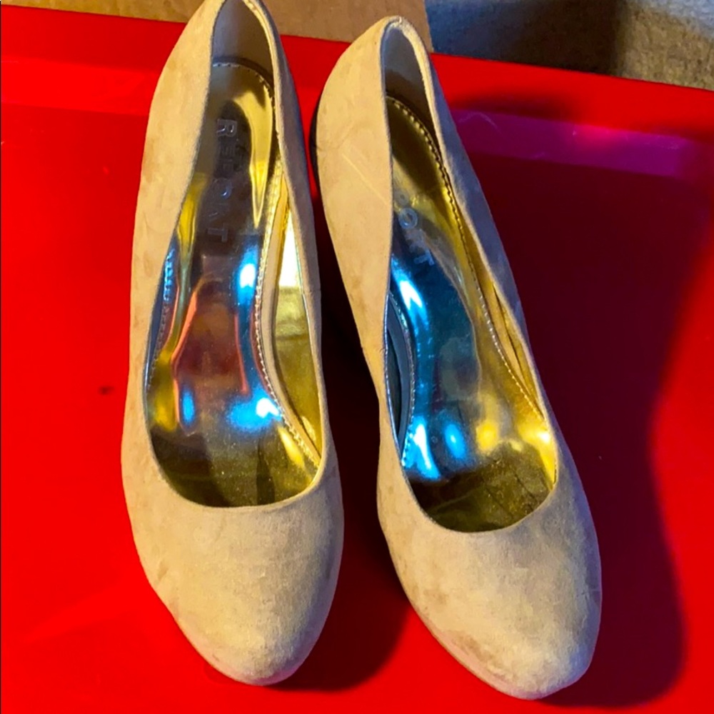Tan wedge